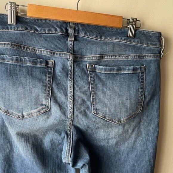 TORRID boyfriend jeans raw hem size 12 - Picture 4 of 11